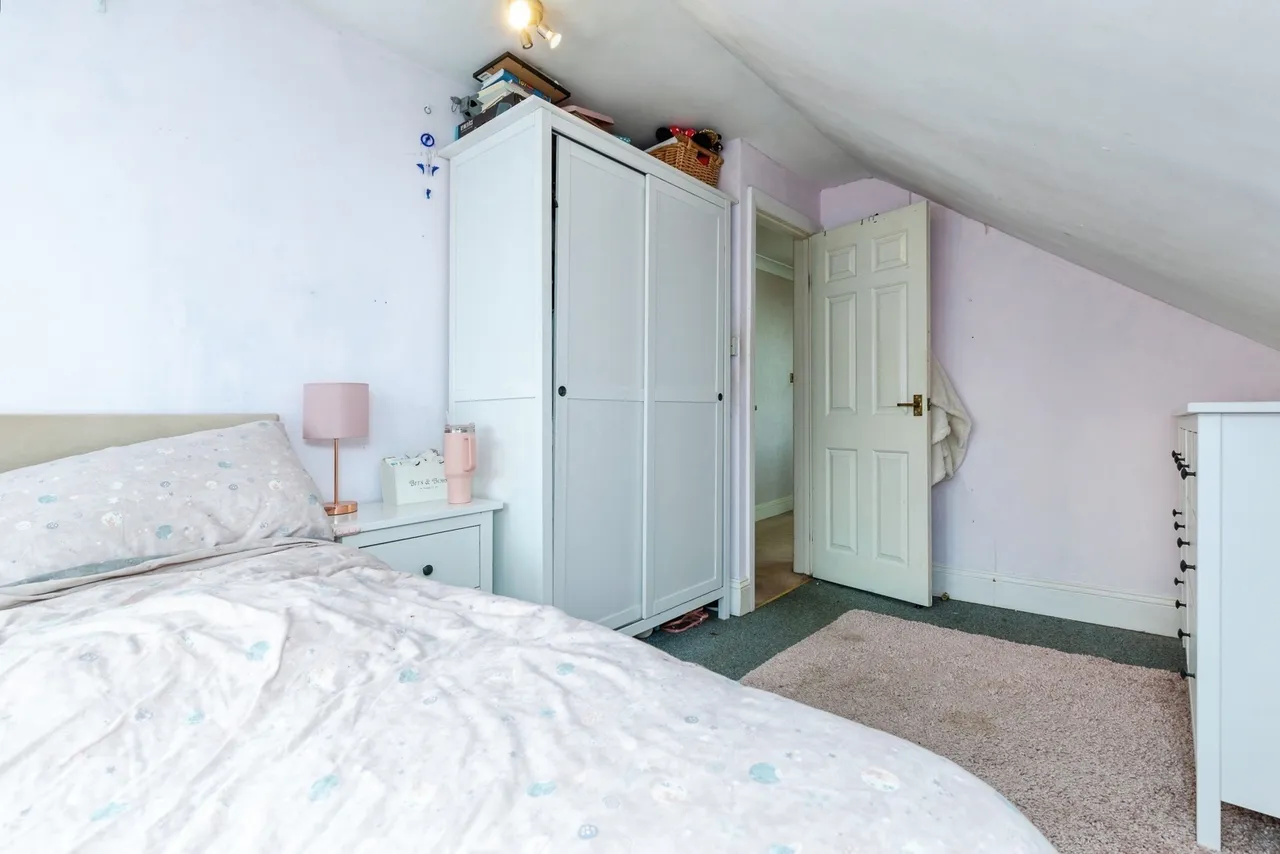 Gerrard Avenue, Rochester, ME1, photo 15