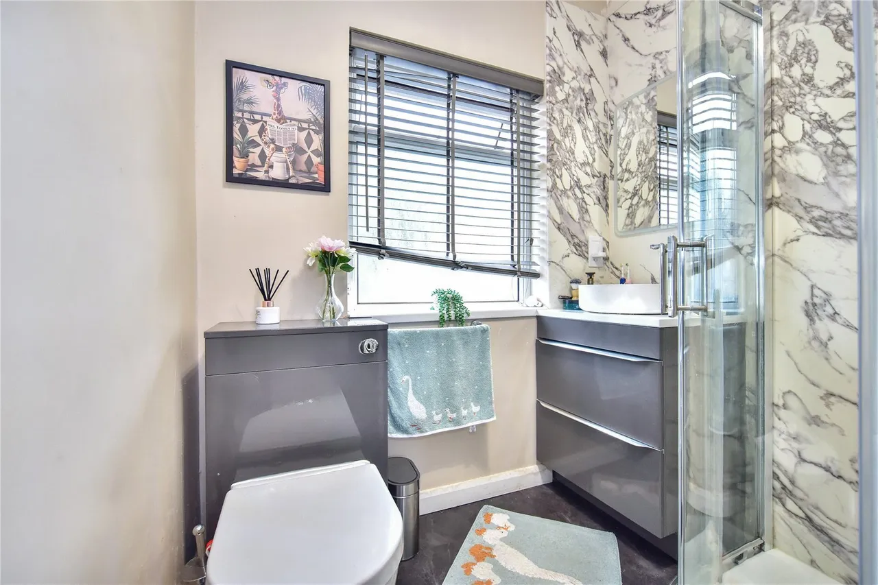 Sutton Road, MAIDSTONE, Kent, ME15, photo 9