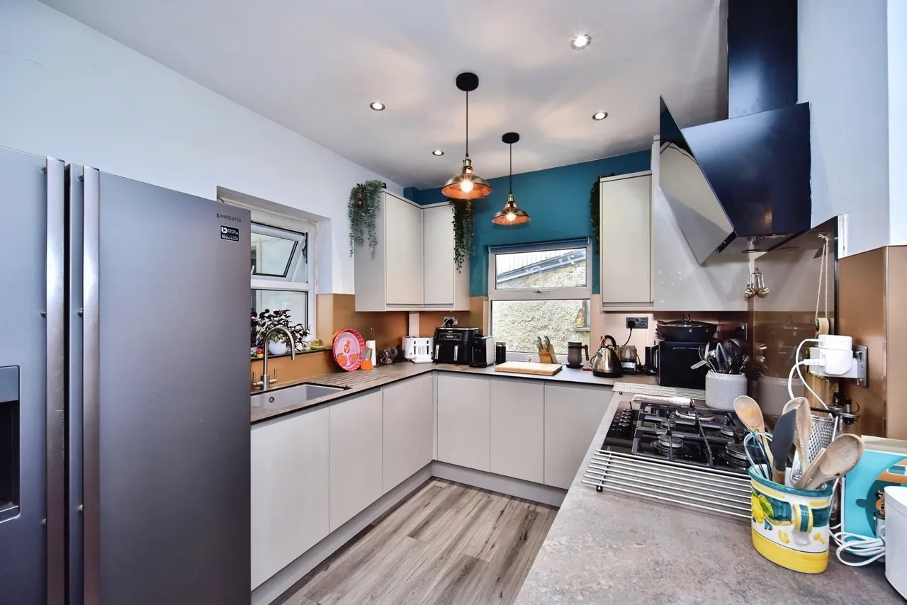 3 bed house for sale — Sutton Road, MAIDSTONE, Kent, ME15