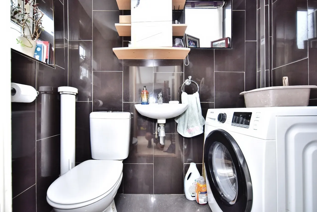 Sutton Road, MAIDSTONE, Kent, ME15, photo 7