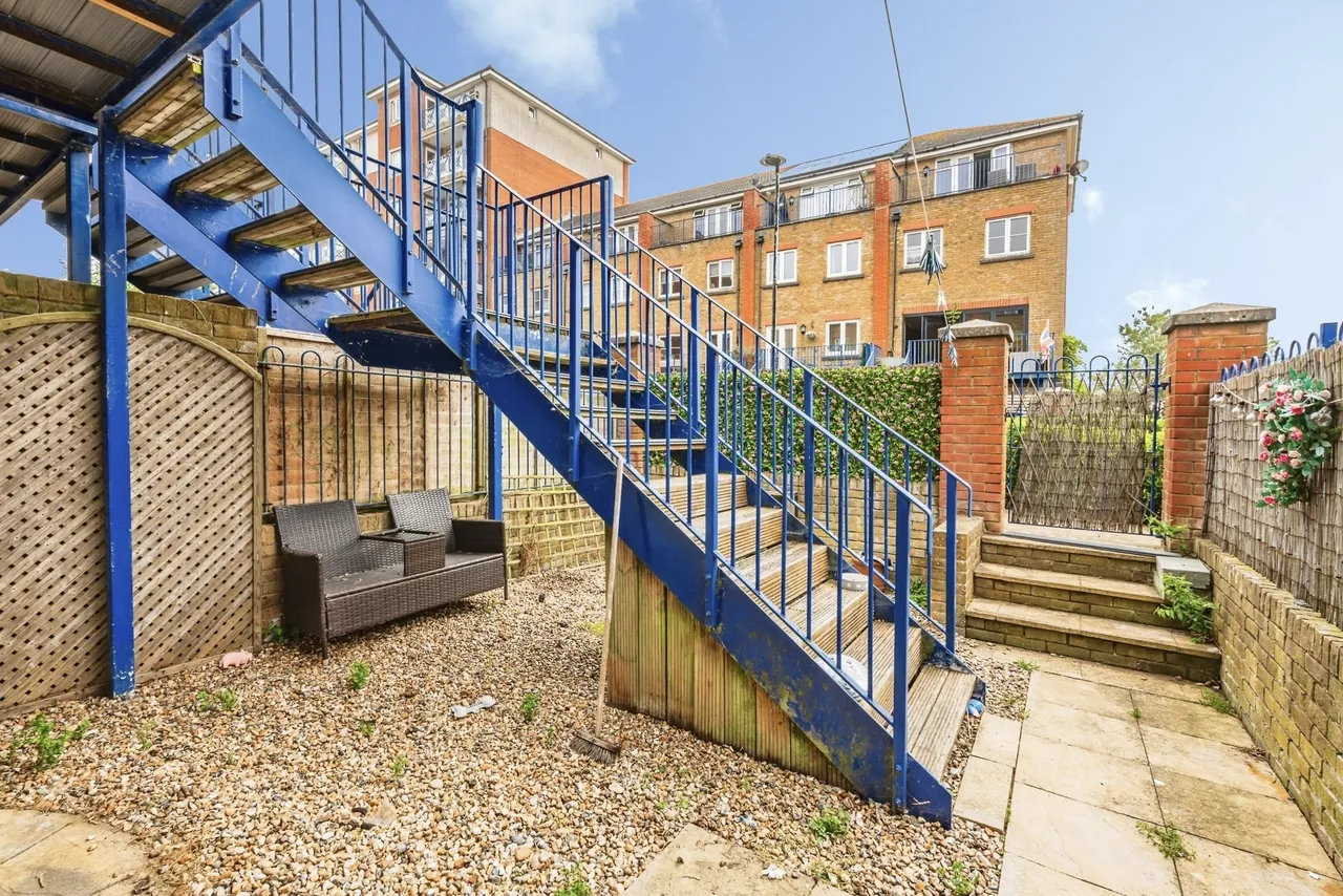 Dominica Court, Eastbourne, BN23, photo 20