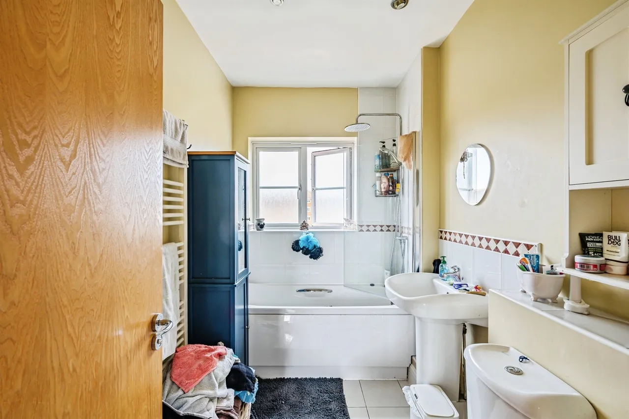 Dominica Court, Eastbourne, BN23, photo 18