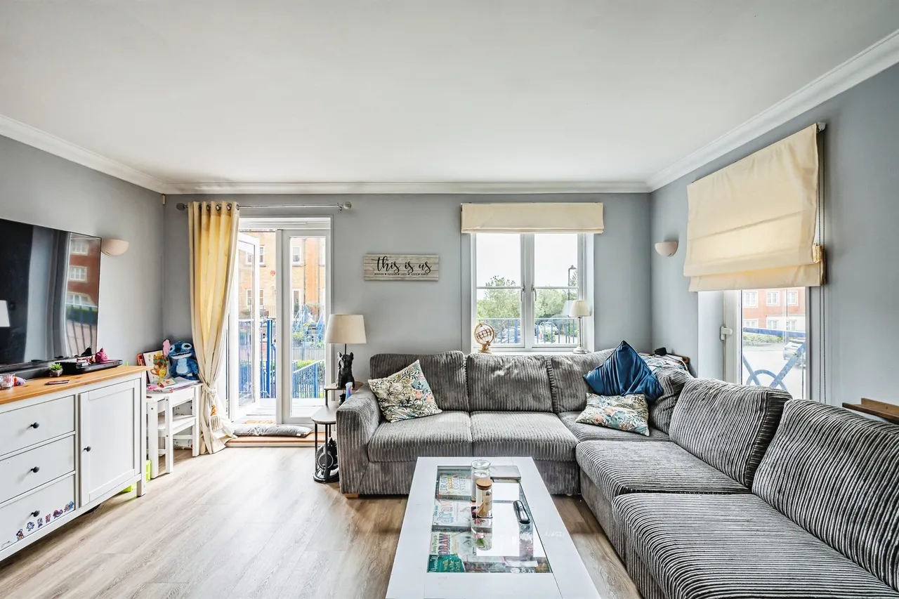 Dominica Court, Eastbourne, BN23, photo 4