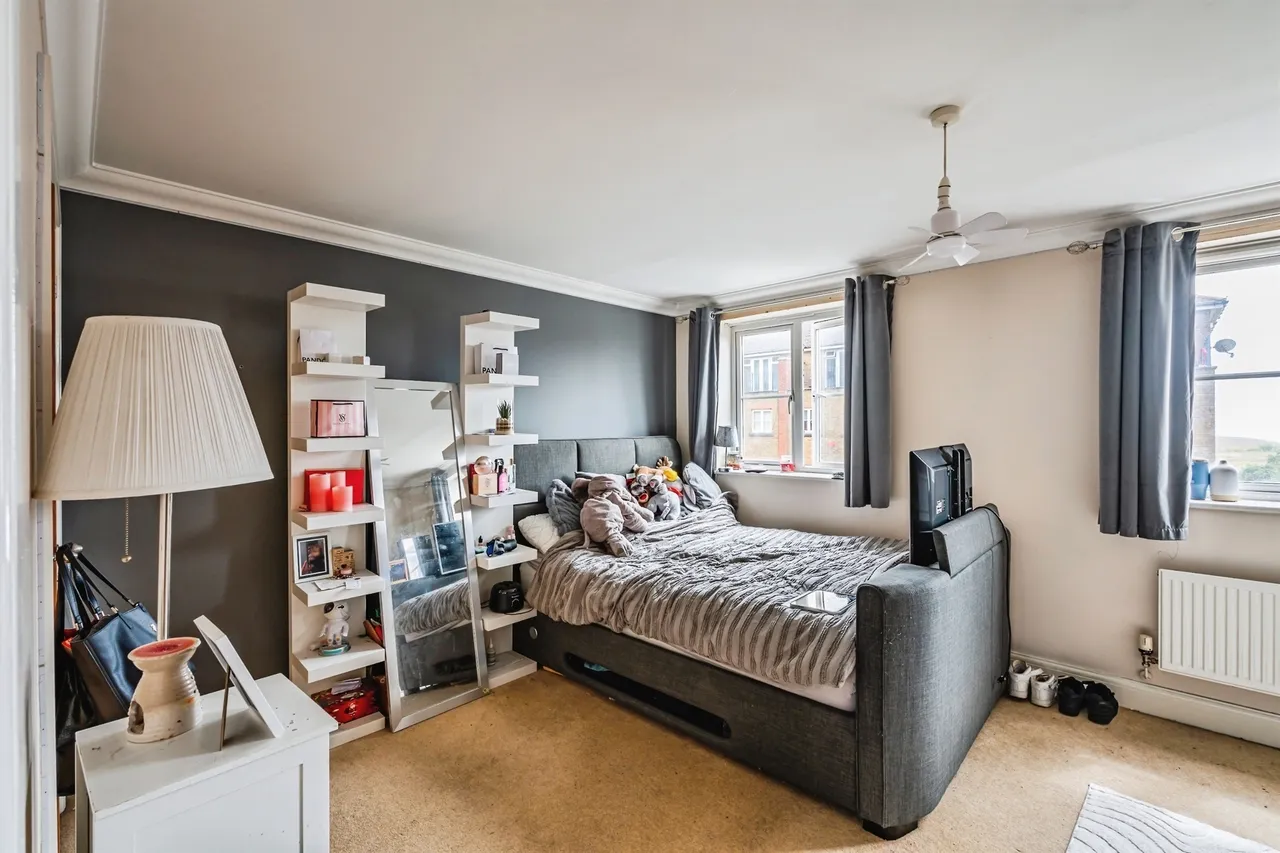 Dominica Court, Eastbourne, BN23, photo 9