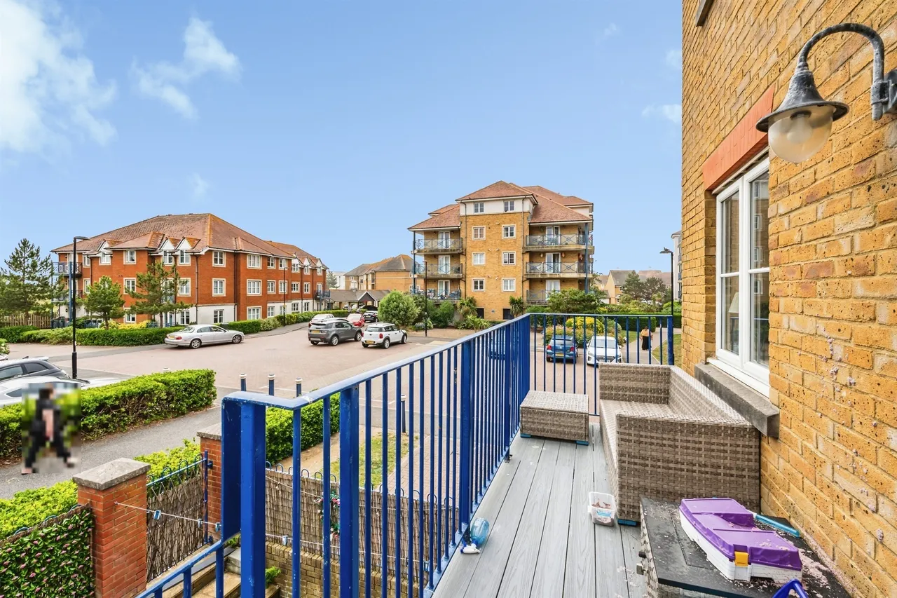 Dominica Court, Eastbourne, BN23, photo 17