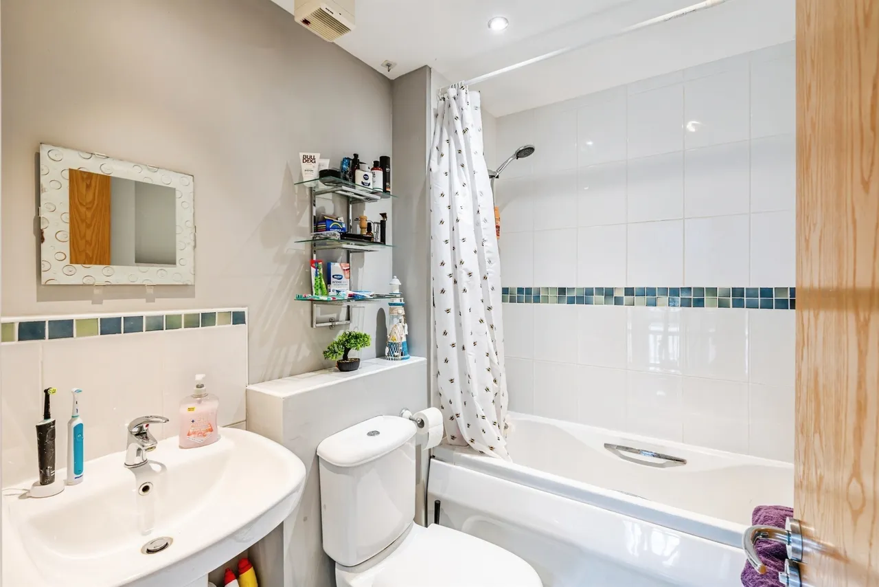 Dominica Court, Eastbourne, BN23, photo 19