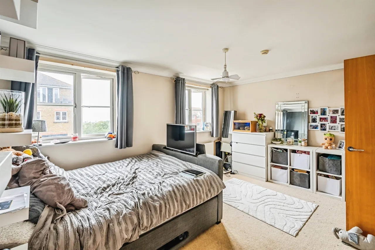 Dominica Court, Eastbourne, BN23, photo 10