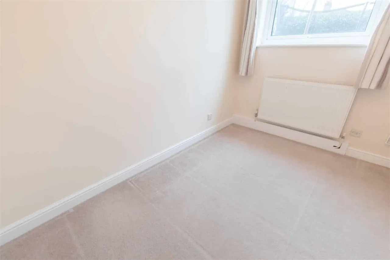 Dedworth Road, Windsor, Berkshire, SL4 4JW, photo 5
