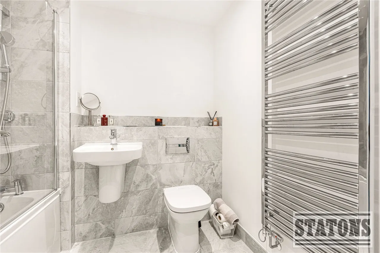 Sika Gardens, Enfield, EN2 8GP, photo 17