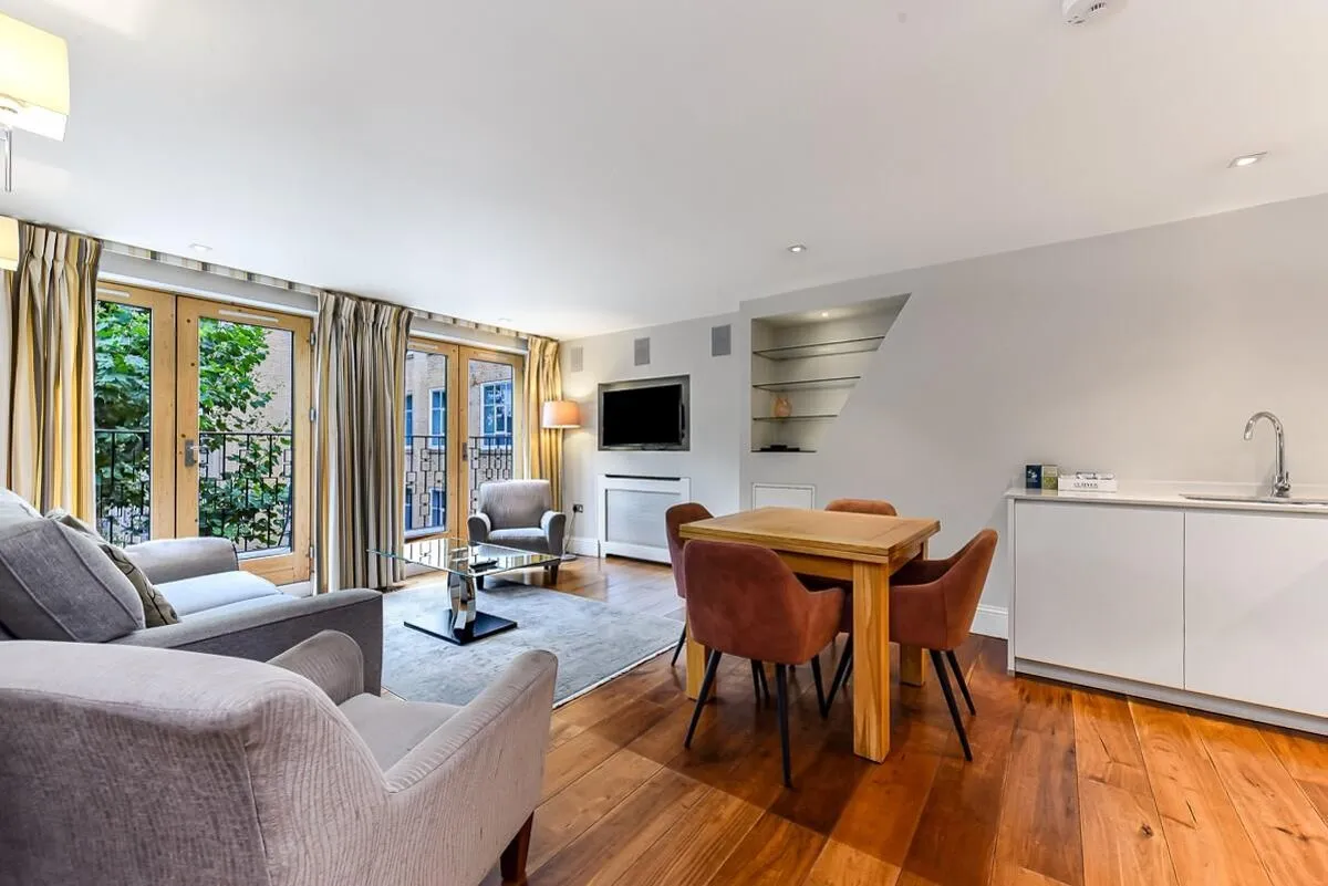 2 bed flat to rent, Tavistock Place, London, WC1H