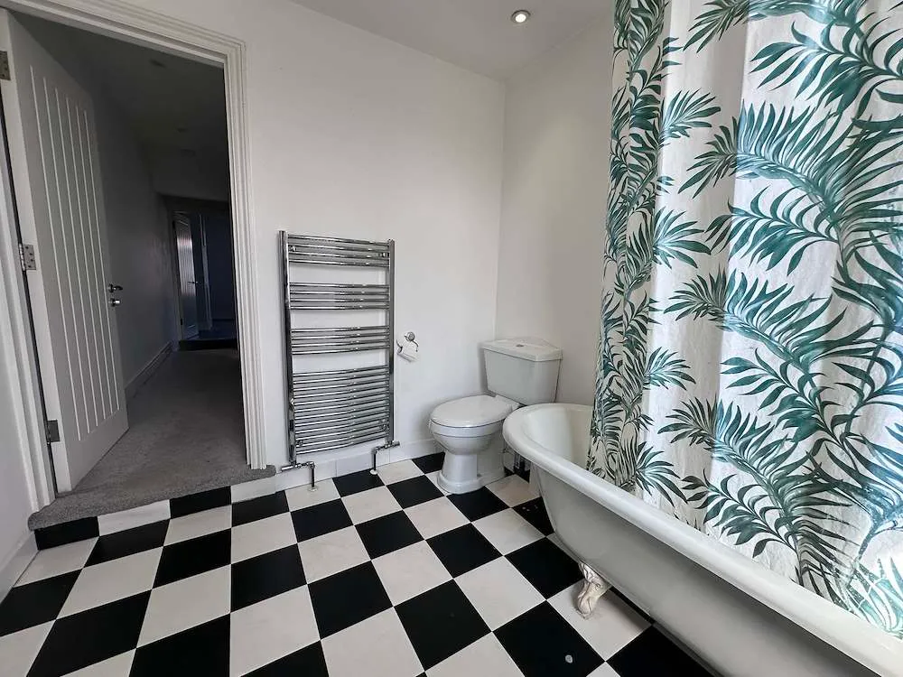 Worplesdon Road, Guildford, GU2, photo 9