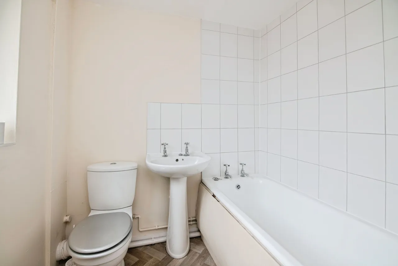 Summer Road, Rowley Regis, B65, photo 9