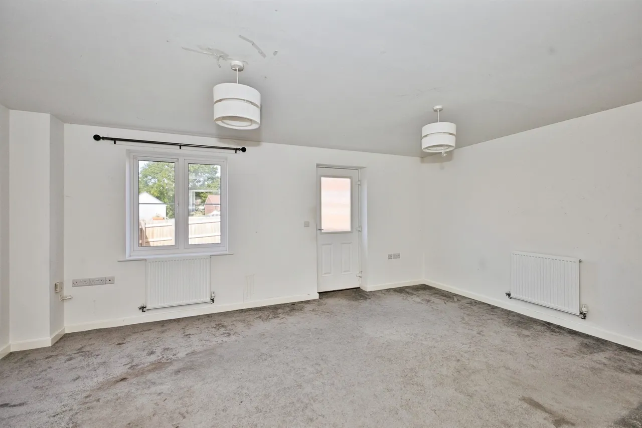 Kingfisher Drive, Houndstone, Yeovil, photo 4