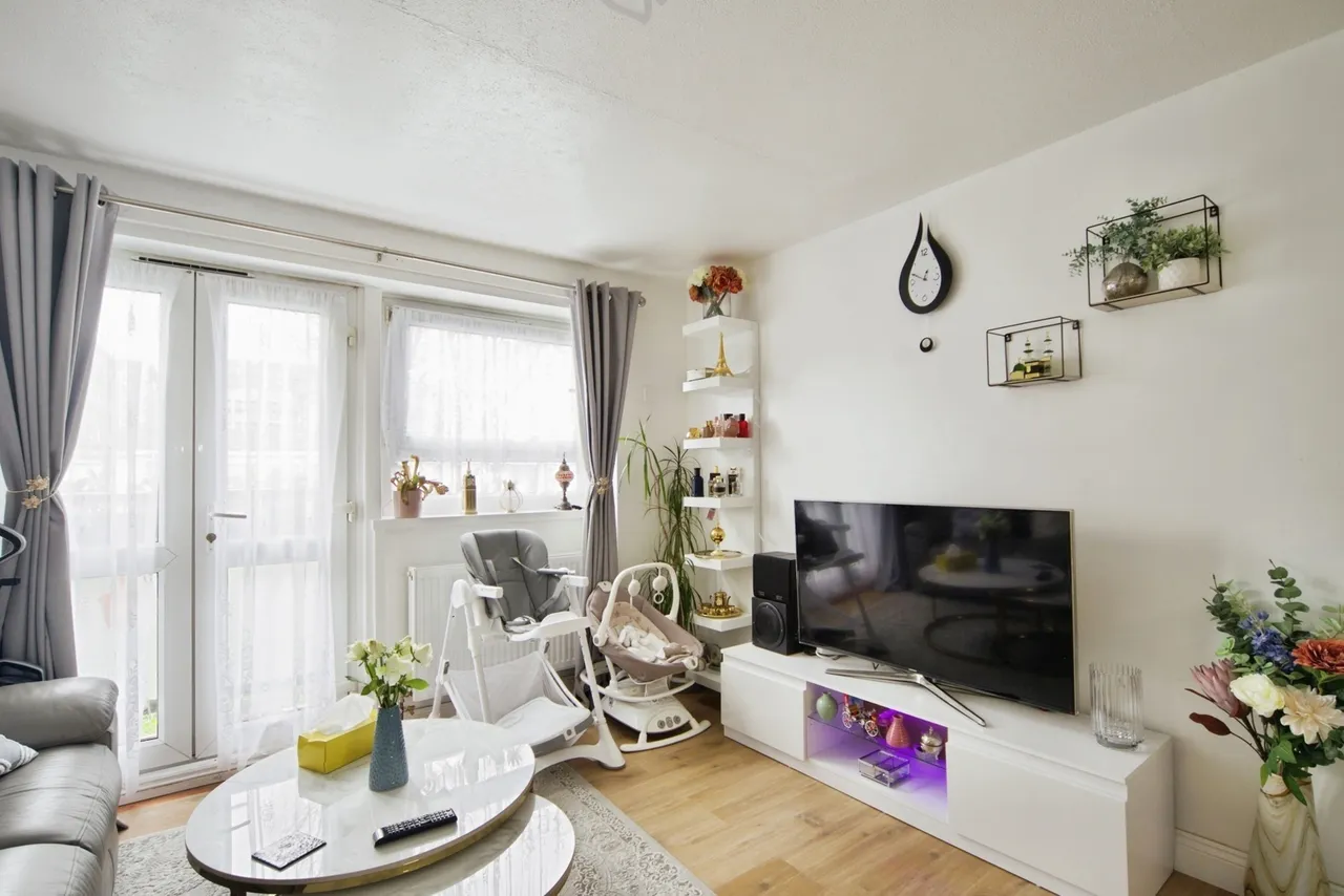 Parr Road, East Ham, London, E6, photo 2
