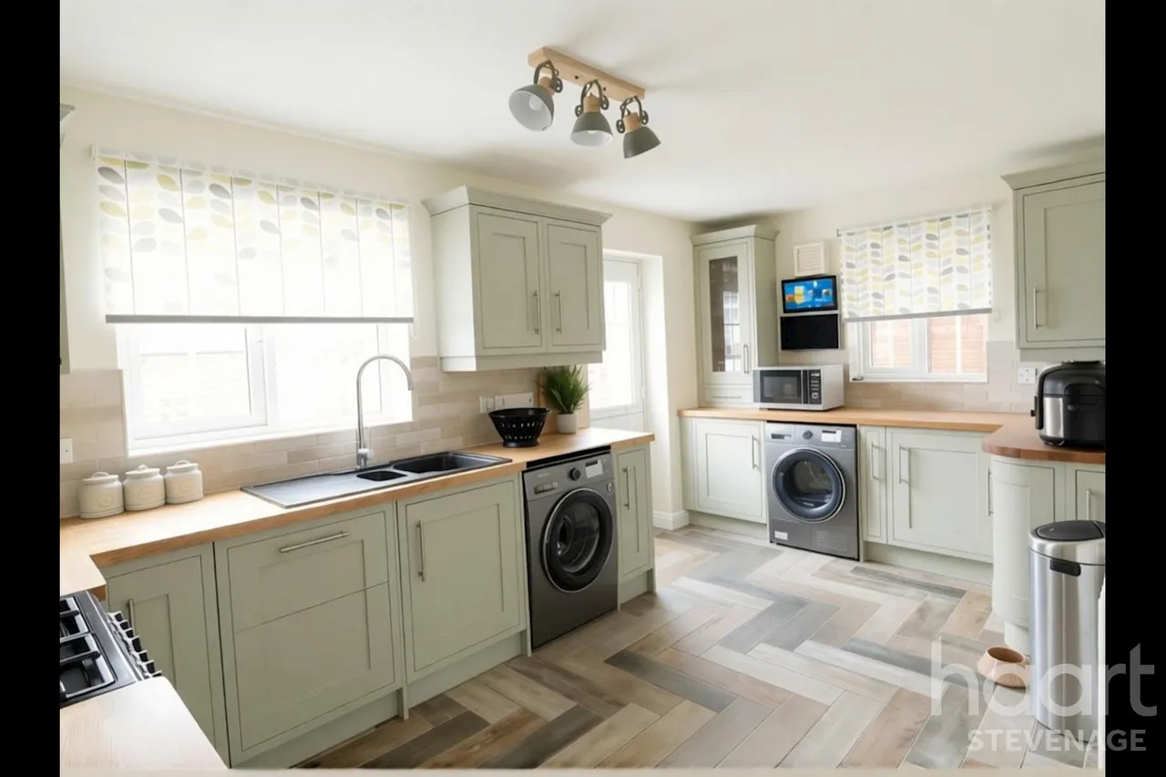 Chepstow Close, Stevenage, SG1, photo 2