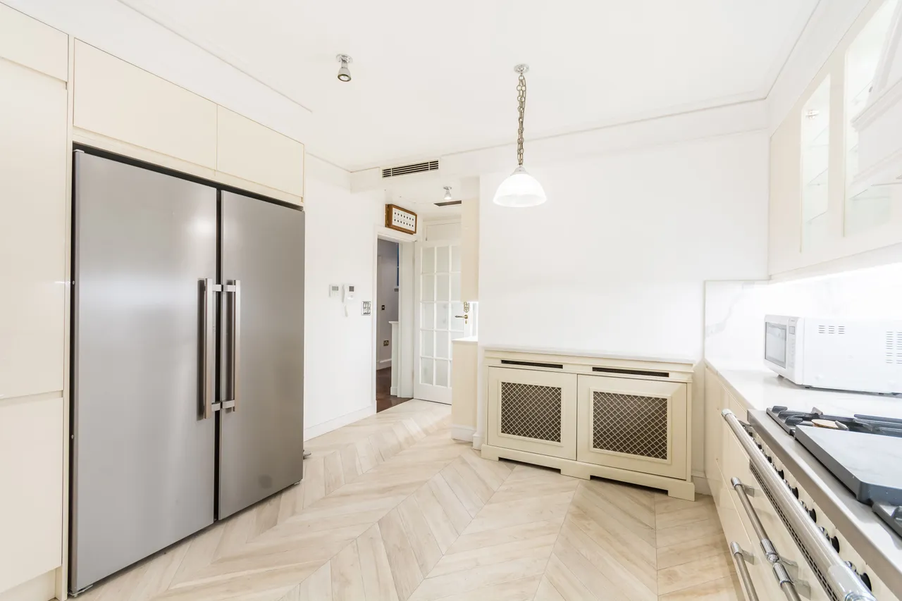 9 Upper Brook Street, London, photo 12