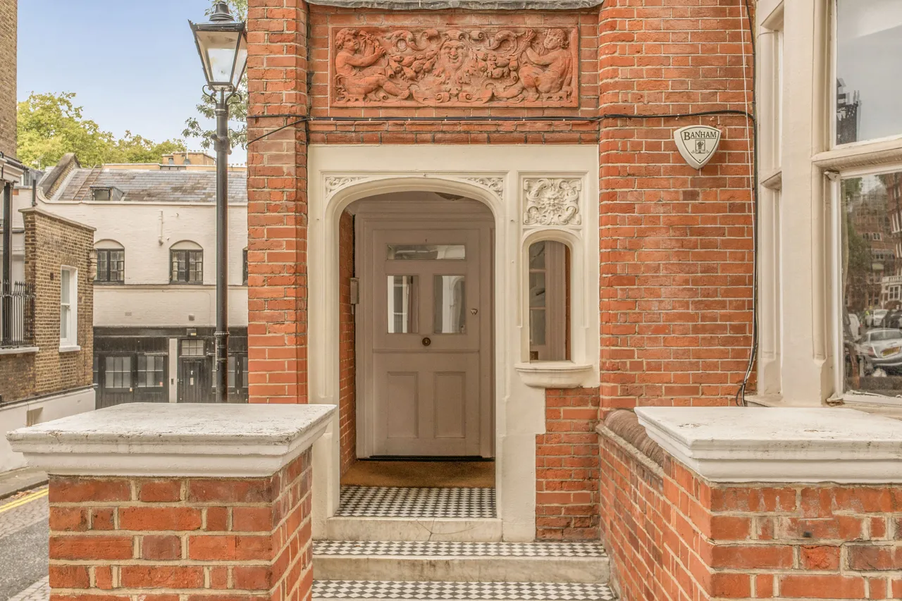 London, SW7, photo 2