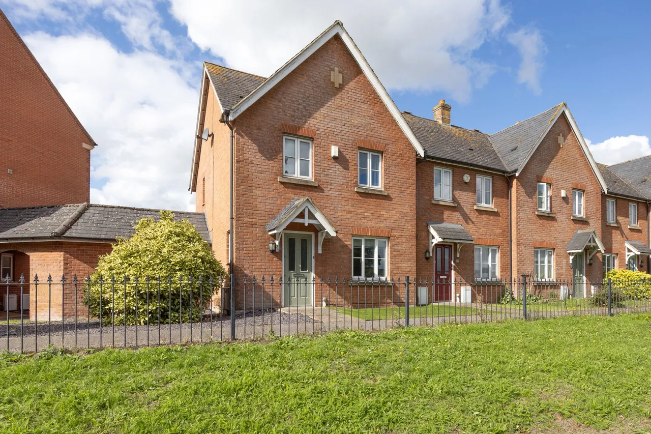 3 bed house for sale, Massey Road, Devizes, SN10