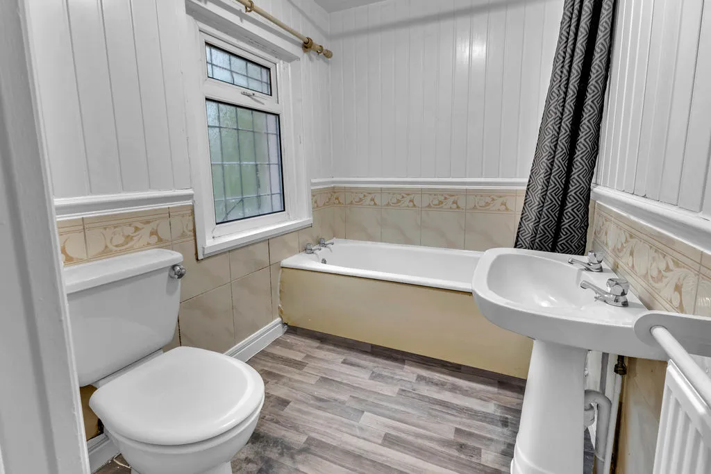 Whitworth Road, Rochdale OL12 6EZ, photo 18