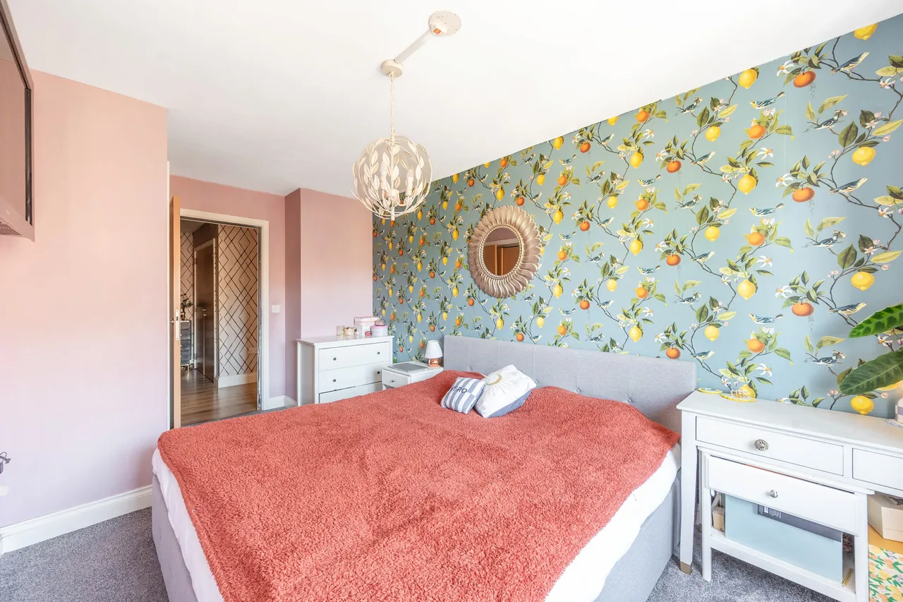 Edgware, HA8, photo 11