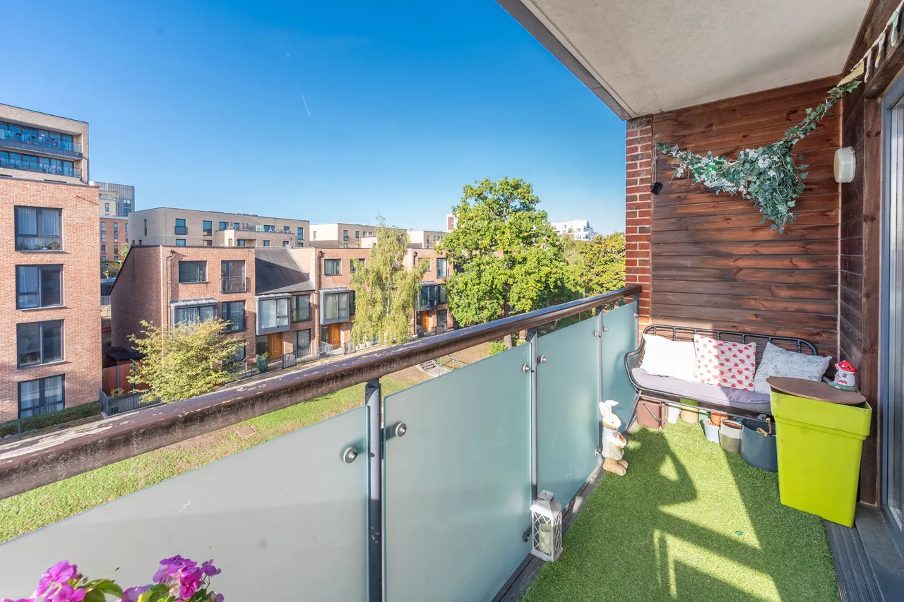 Edgware, HA8, photo 15