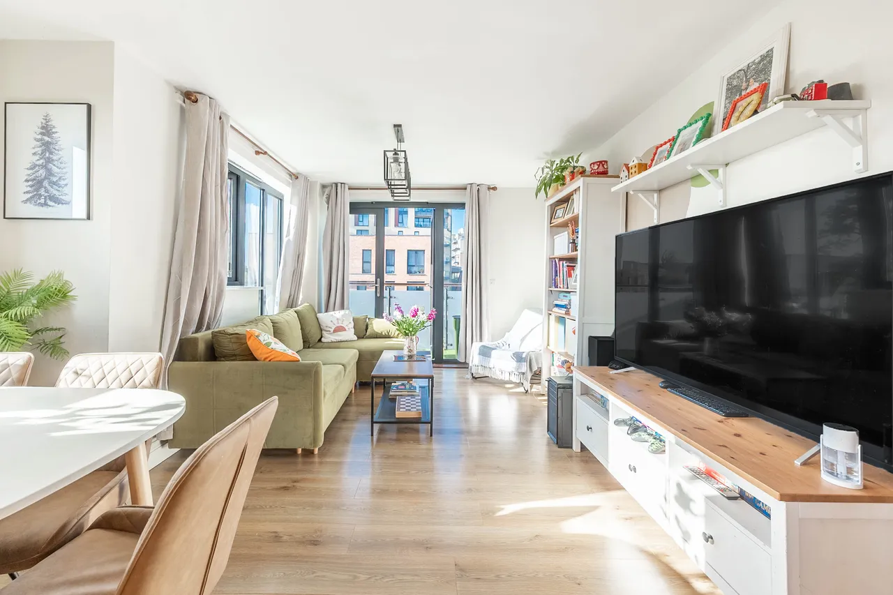 Edgware, HA8, photo 3