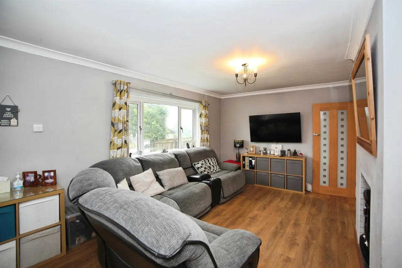 Ael Y Bryn, Beddau, Pontypridd, photo 3