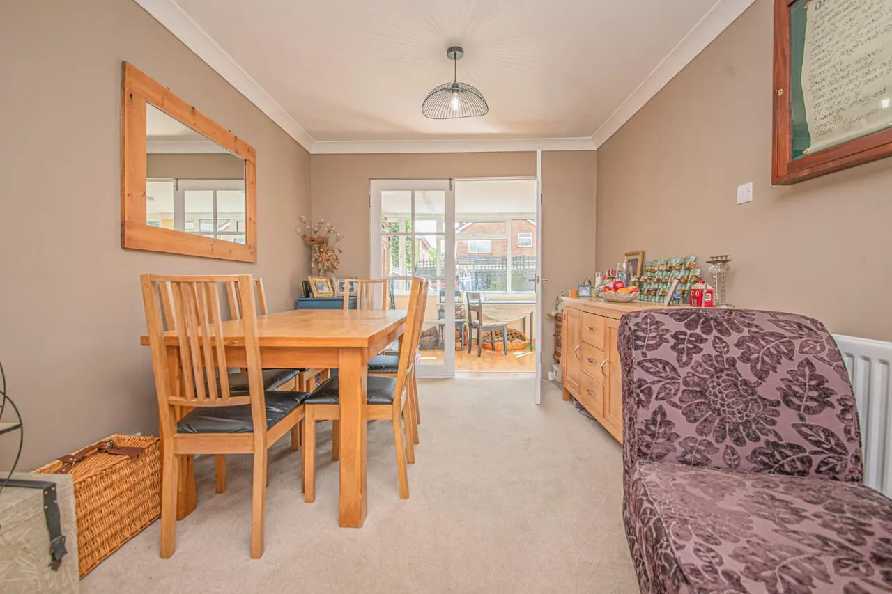 Dell Close, Fair Oak, SO50, photo 3