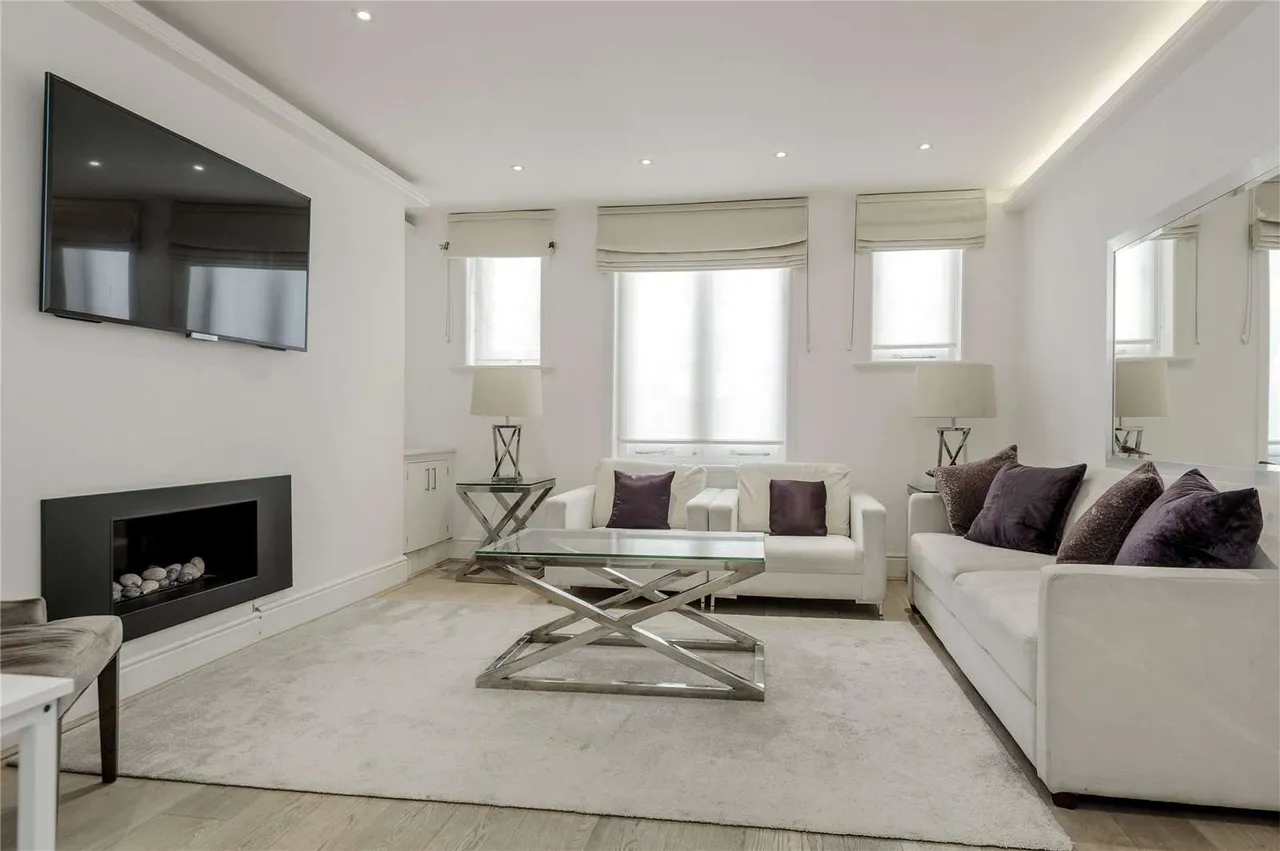1 bed flat to rent — Ennismore Gardens, Knightsbridge, London, SW7 1NP