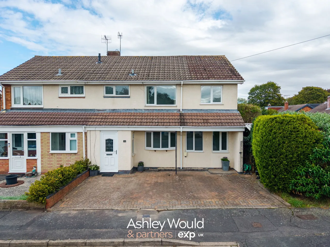3 bed house for sale, Earlswood Road, Kingswinford, DY6