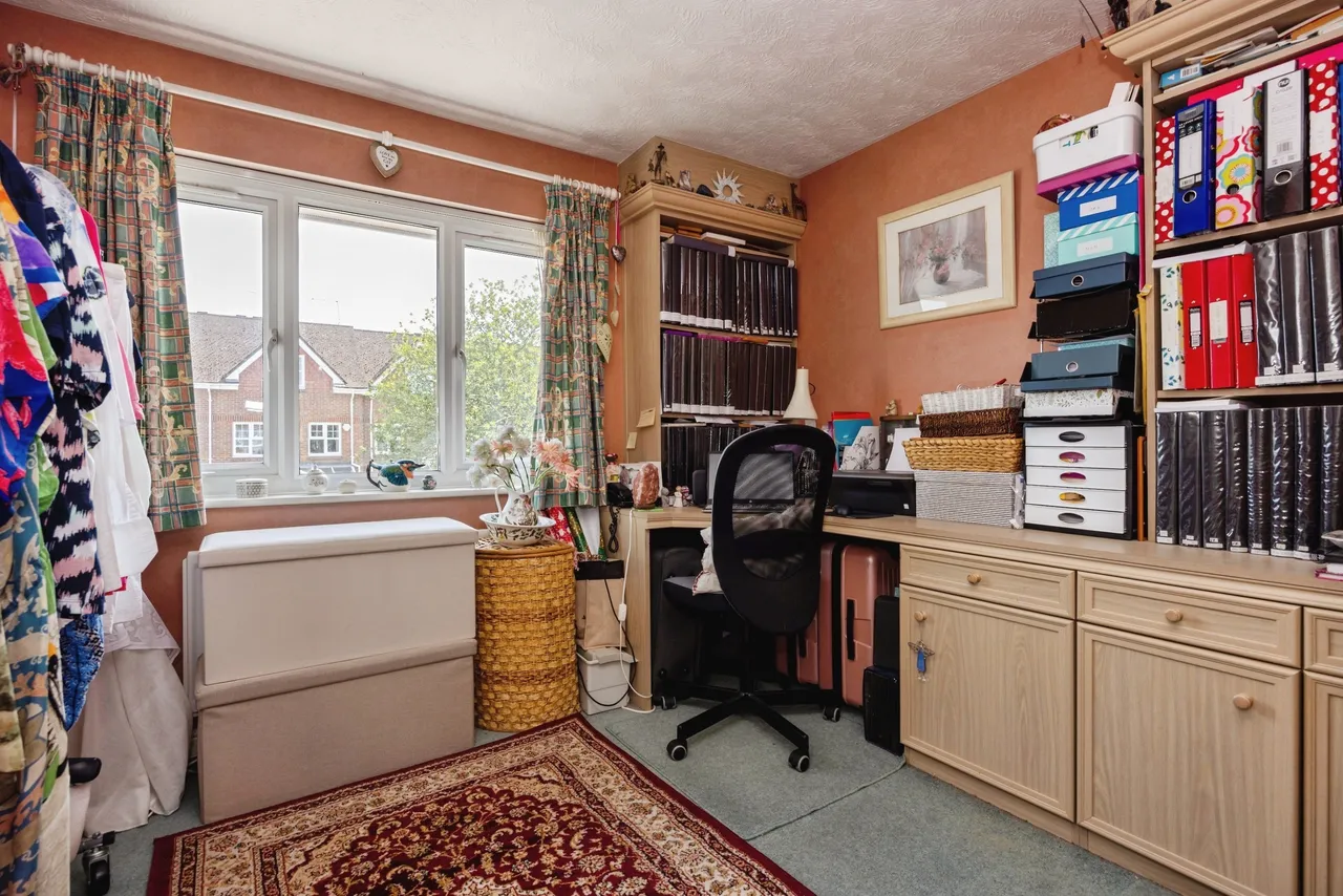 Brookmead Court, Farnham, GU9, photo 10