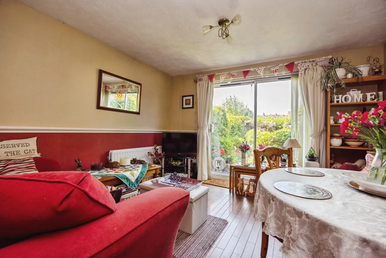 Brookmead Court, Farnham, GU9, photo 3