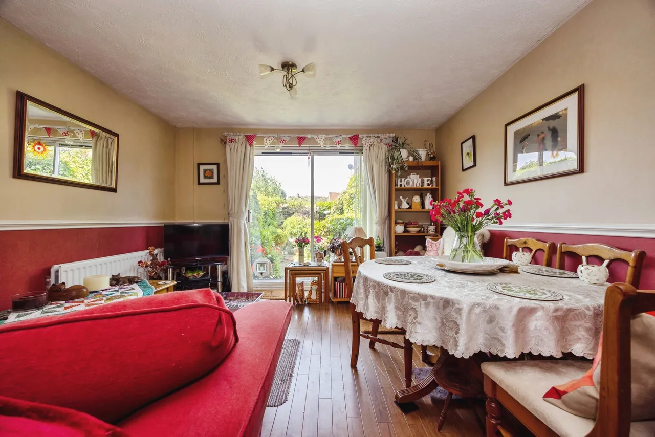 Brookmead Court, Farnham, GU9, photo 2