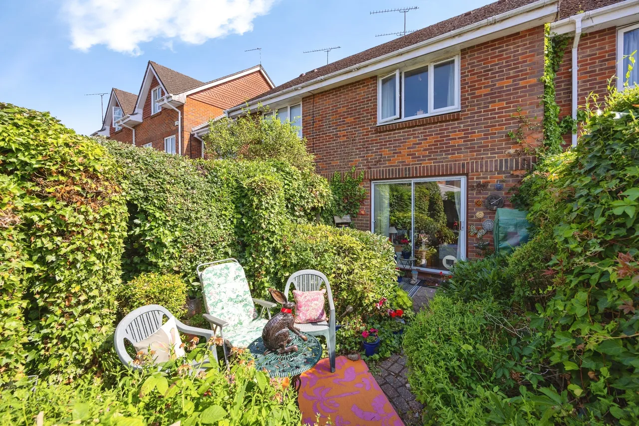 Brookmead Court, Farnham, GU9, photo 15