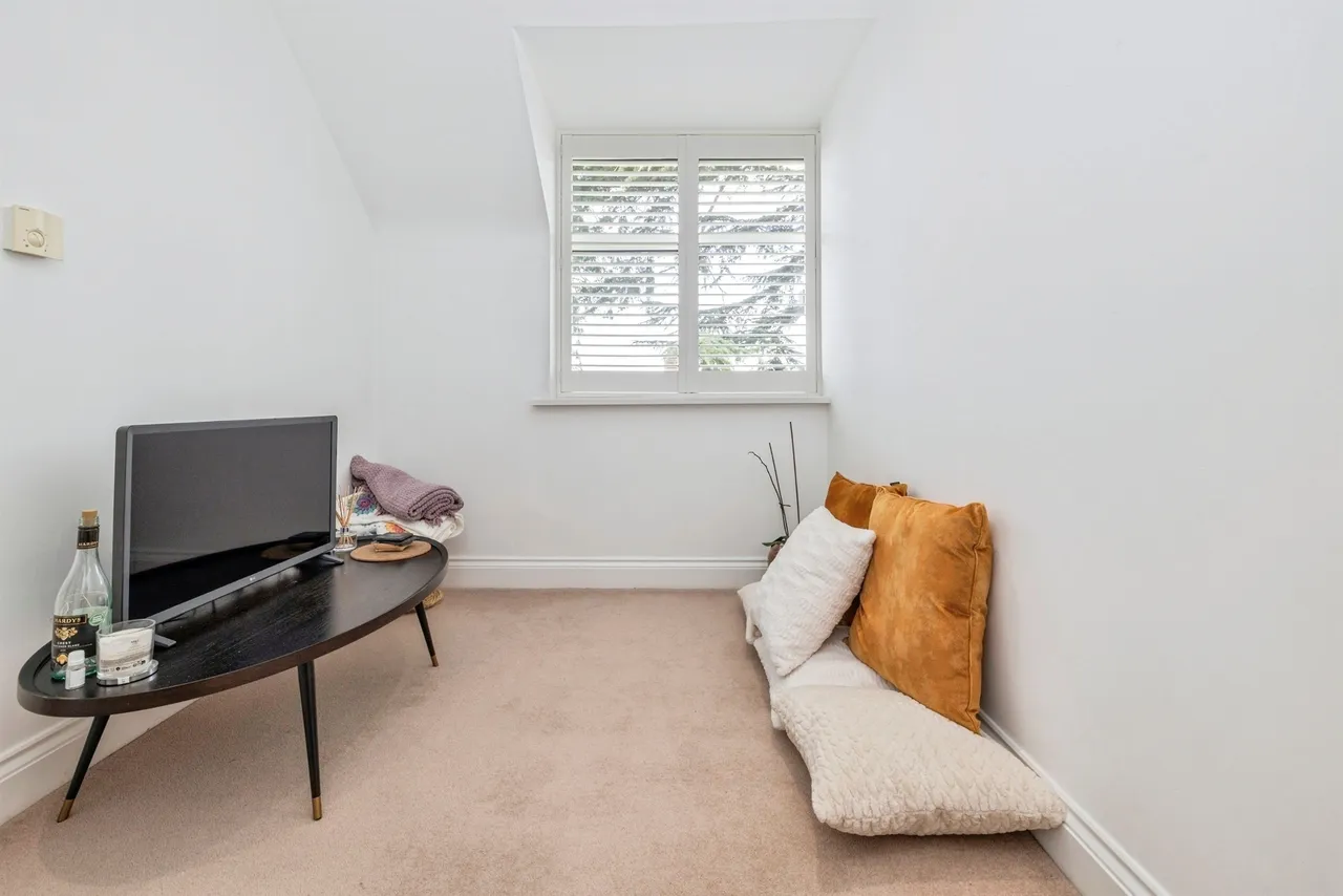 King Edward Place, Bushey, photo 7