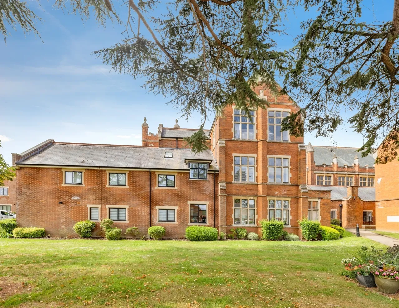 King Edward Place, Bushey, photo 8