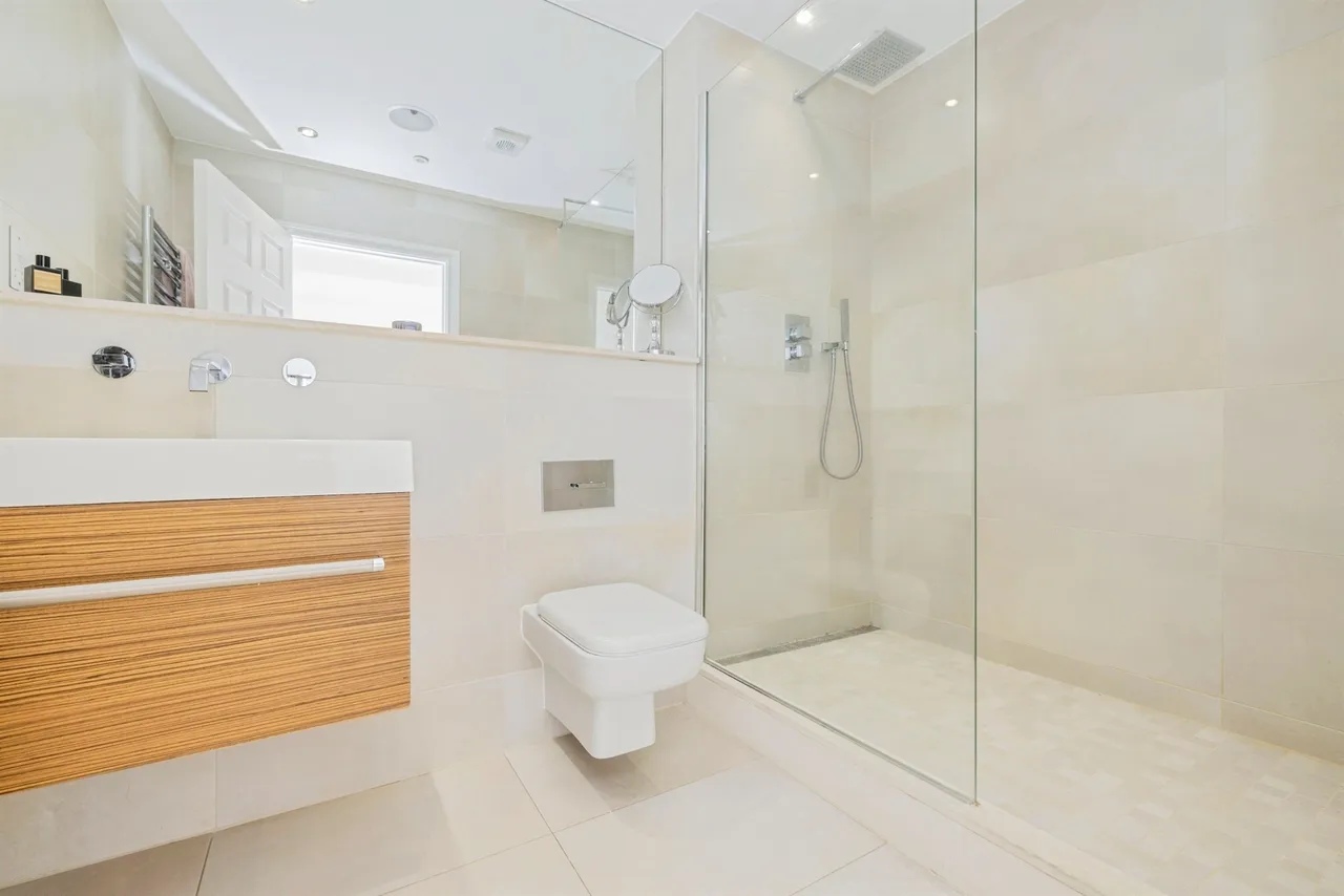 King Edward Place, Bushey, photo 11