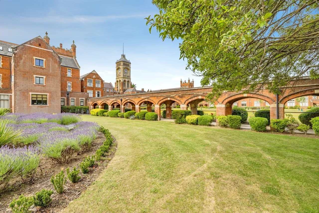 King Edward Place, Bushey, photo 12