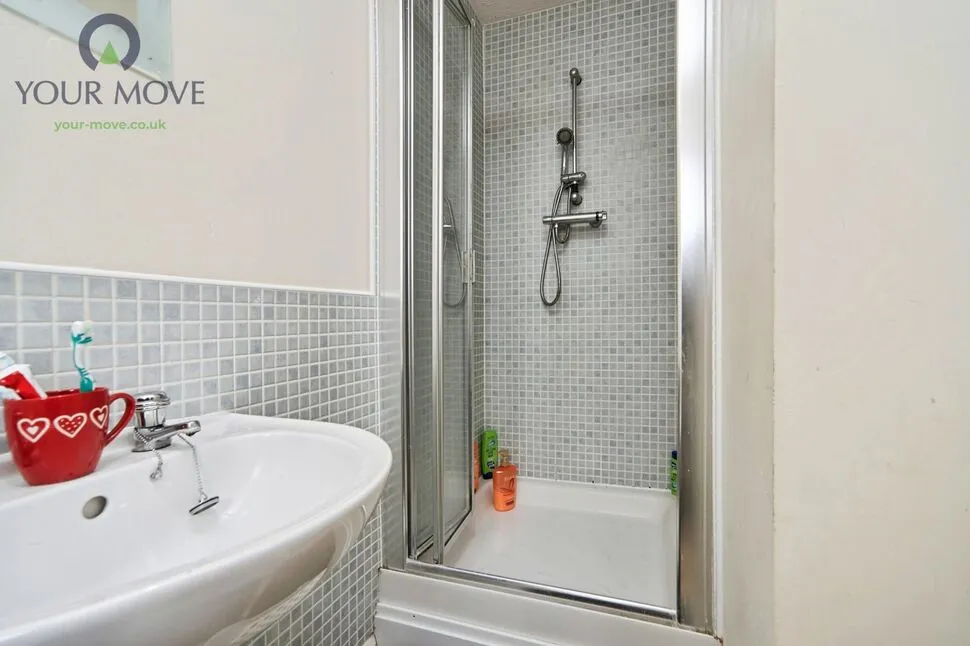 School Street, Cottingley, BD16, photo 9