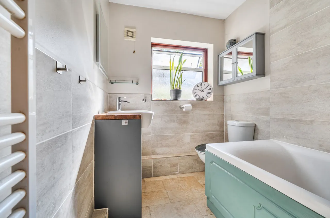 Scant Road West, Hambrook, PO18, photo 17