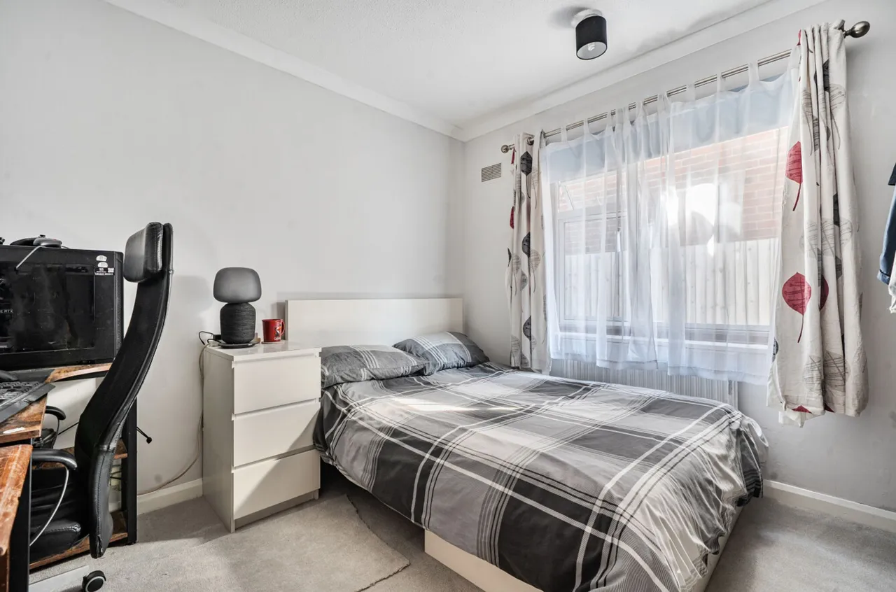 Scant Road West, Hambrook, PO18, photo 16