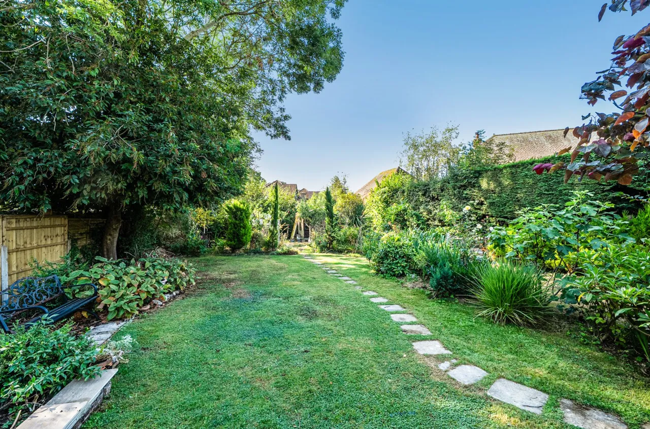 Scant Road West, Hambrook, PO18, photo 4