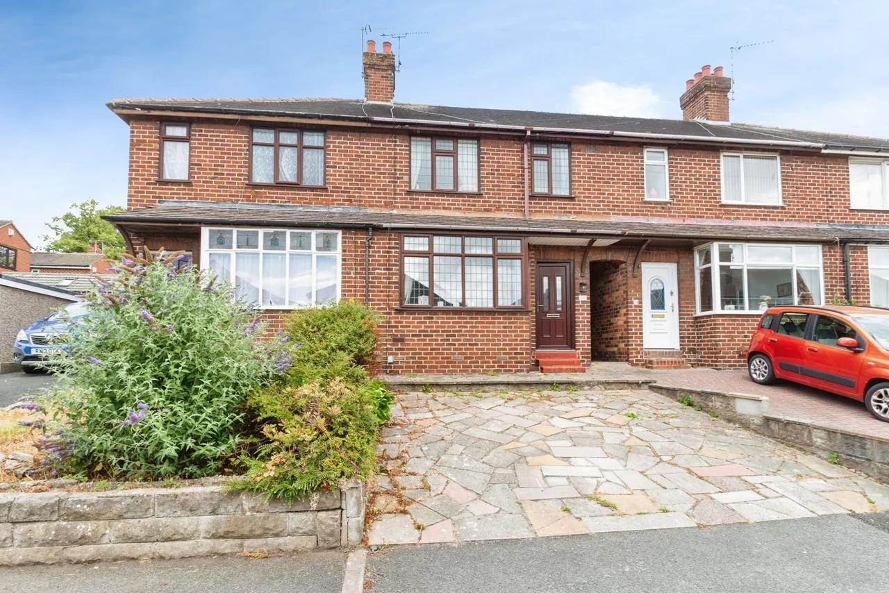3 bed house for sale — Vicarage Crescent, Newcastle, Staffordshire, ST5