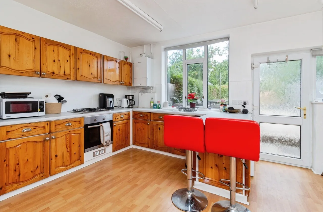 Vicarage Crescent, Newcastle, Staffordshire, ST5, photo 3