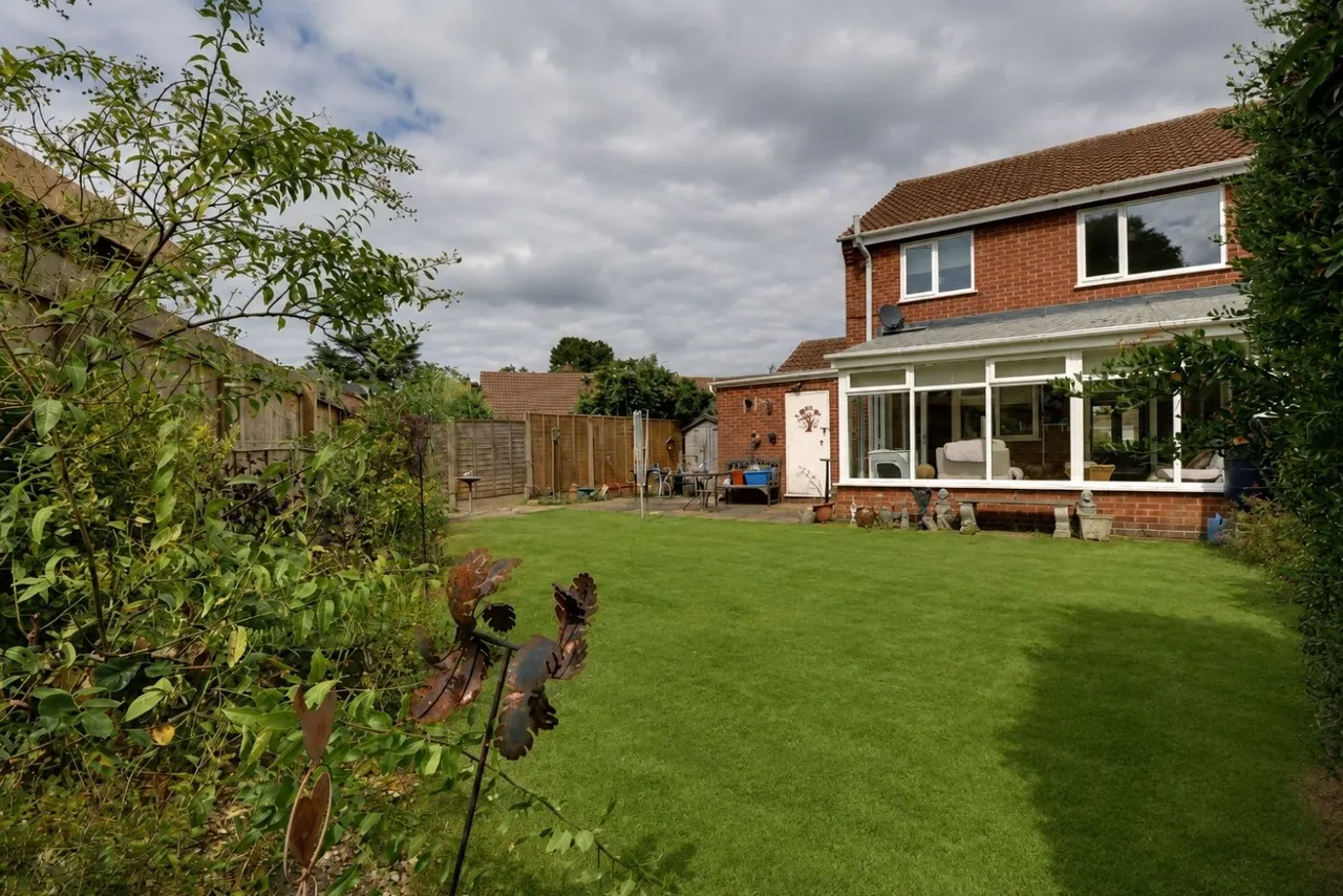 Meadow Close, Colsterworth, NG33, photo 14