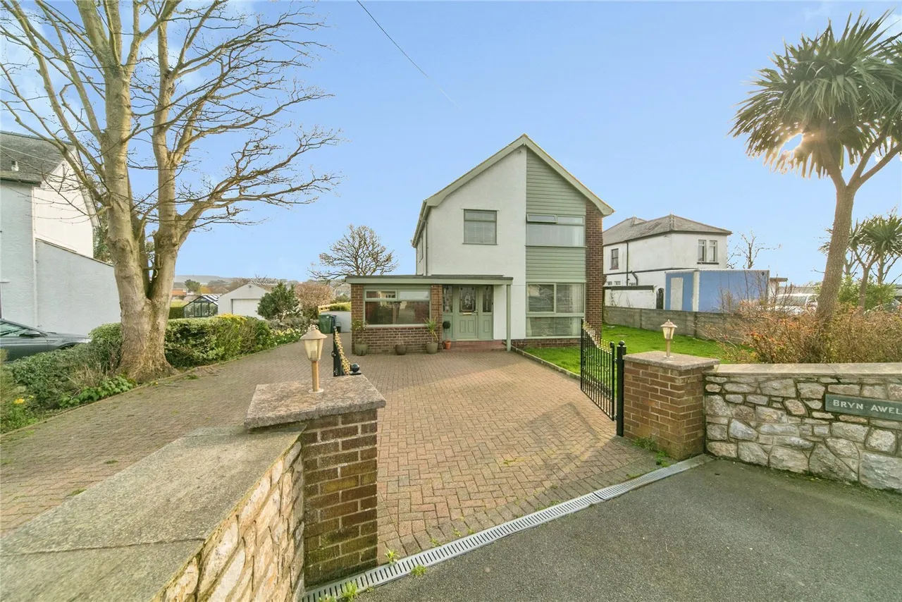 4 bed house for sale, Bull Bay Road, Amlwch, LL68