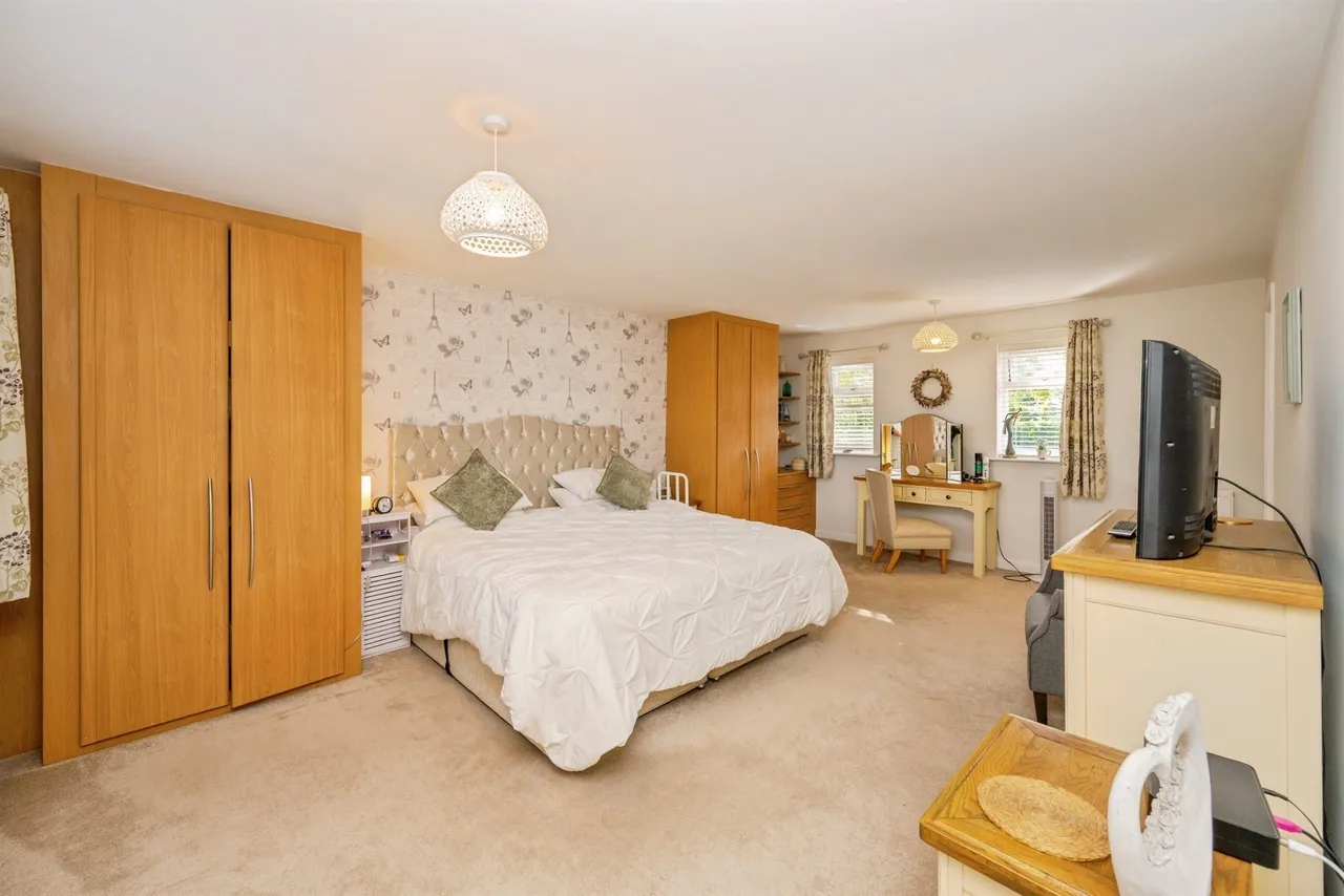 East Butts Road, RUGELEY, photo 7