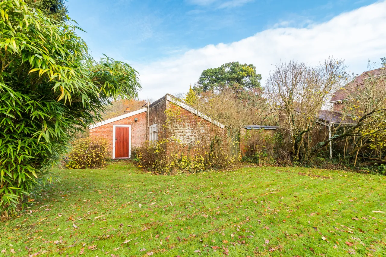 Bisterne Close, Ringwood, BH24, photo 22