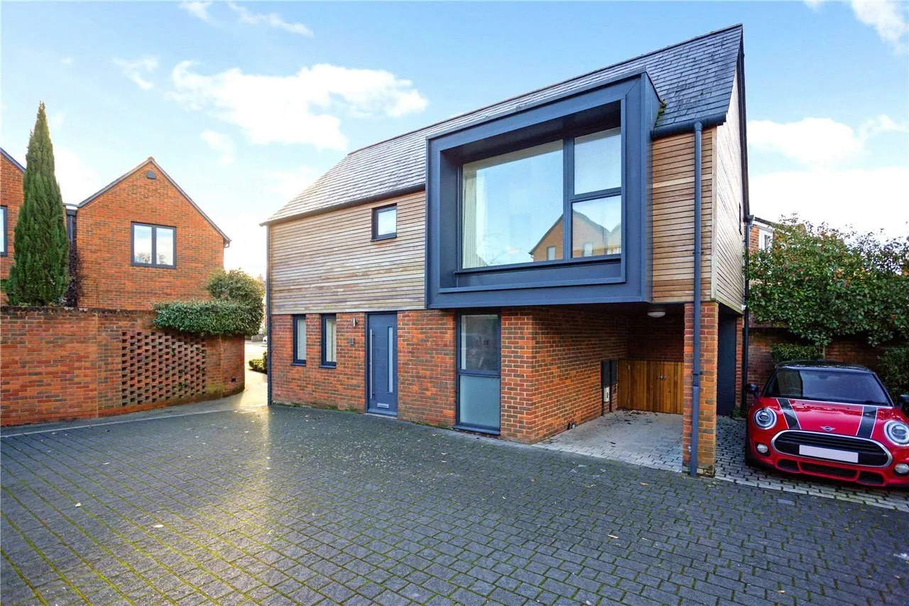 2 bed house to rent, St. Valentines Close, Winchester, SO23