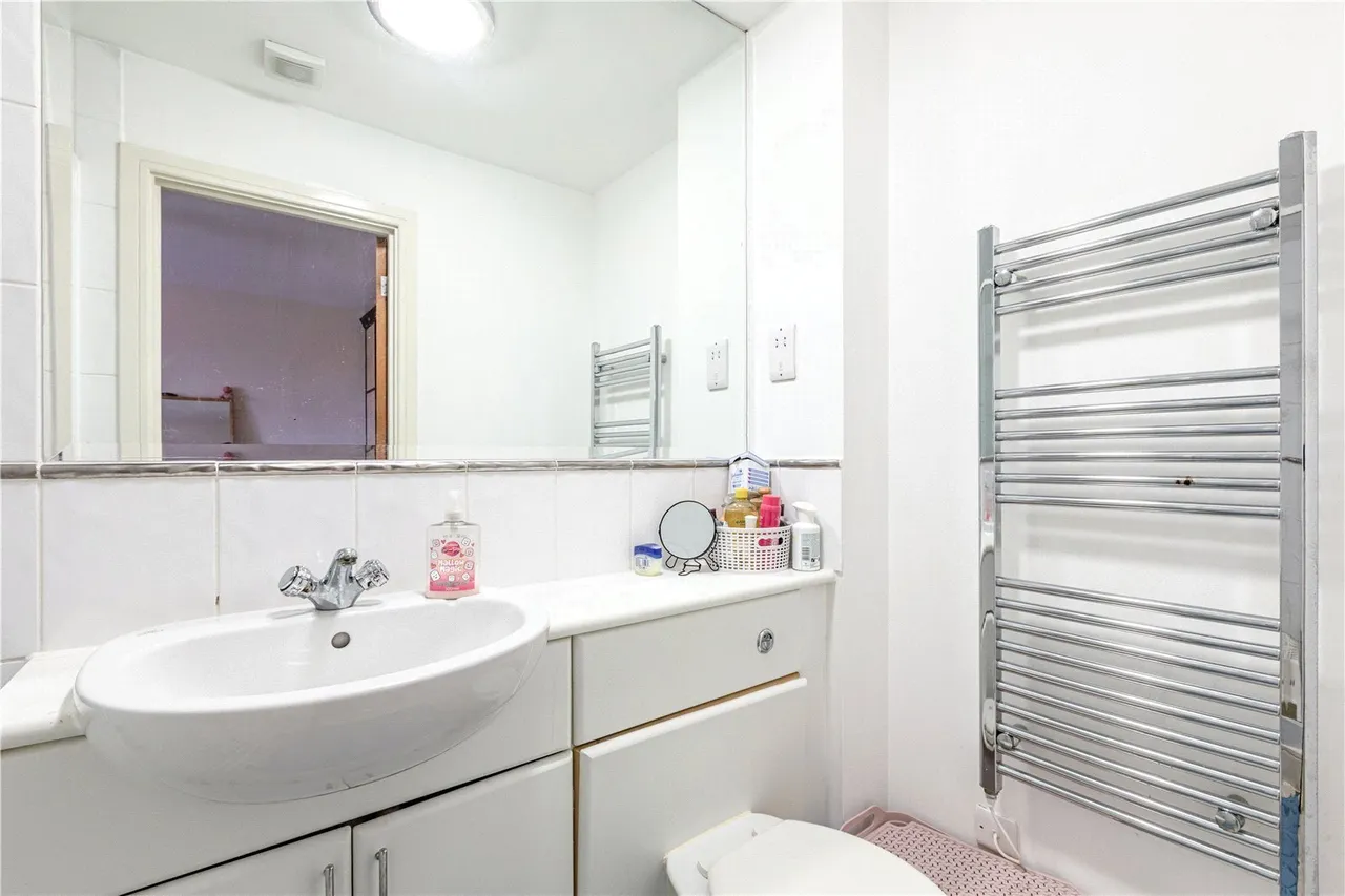 Brighton Road, Addlestone, KT15, photo 8